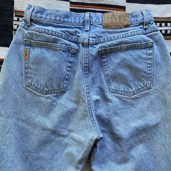 Vintage 90’s Gitano Light Wash Jean Shorts. Size 31 Waist. Cotton. Mom Shorts. - Picture 4 of 10